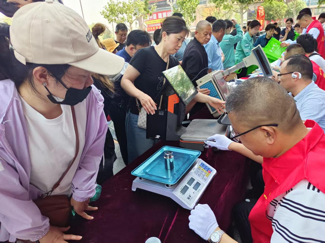 医疗电子结对共建聚协力 为民效劳践初心 ——聊都会查验检测中间第二党支部结合聊城(图2)