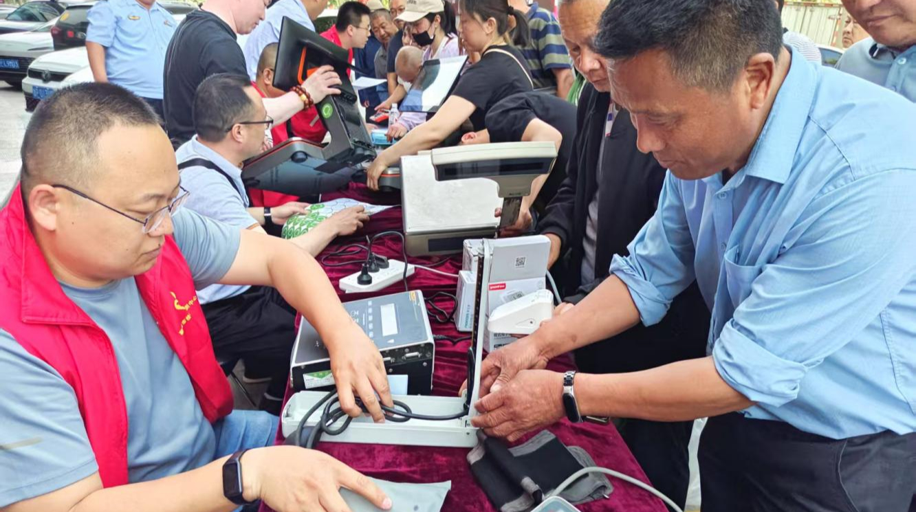 医疗电子结对共建聚协力 为民效劳践初心 ——聊都会查验检测中间第二党支部结合聊城(图3)